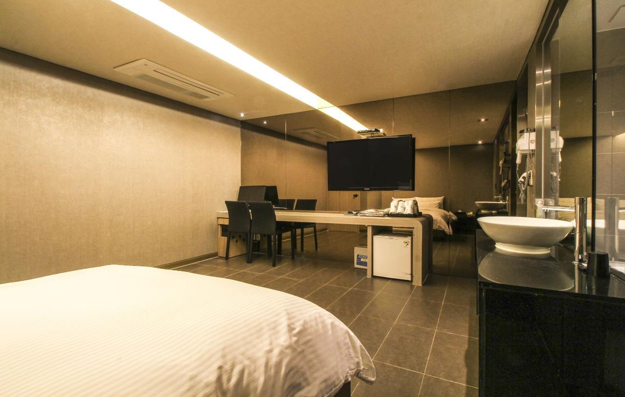 Haeundae Yeoubi Hotel Busan Exterior photo