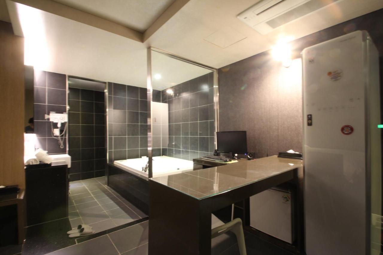 Haeundae Yeoubi Hotel Busan Exterior photo